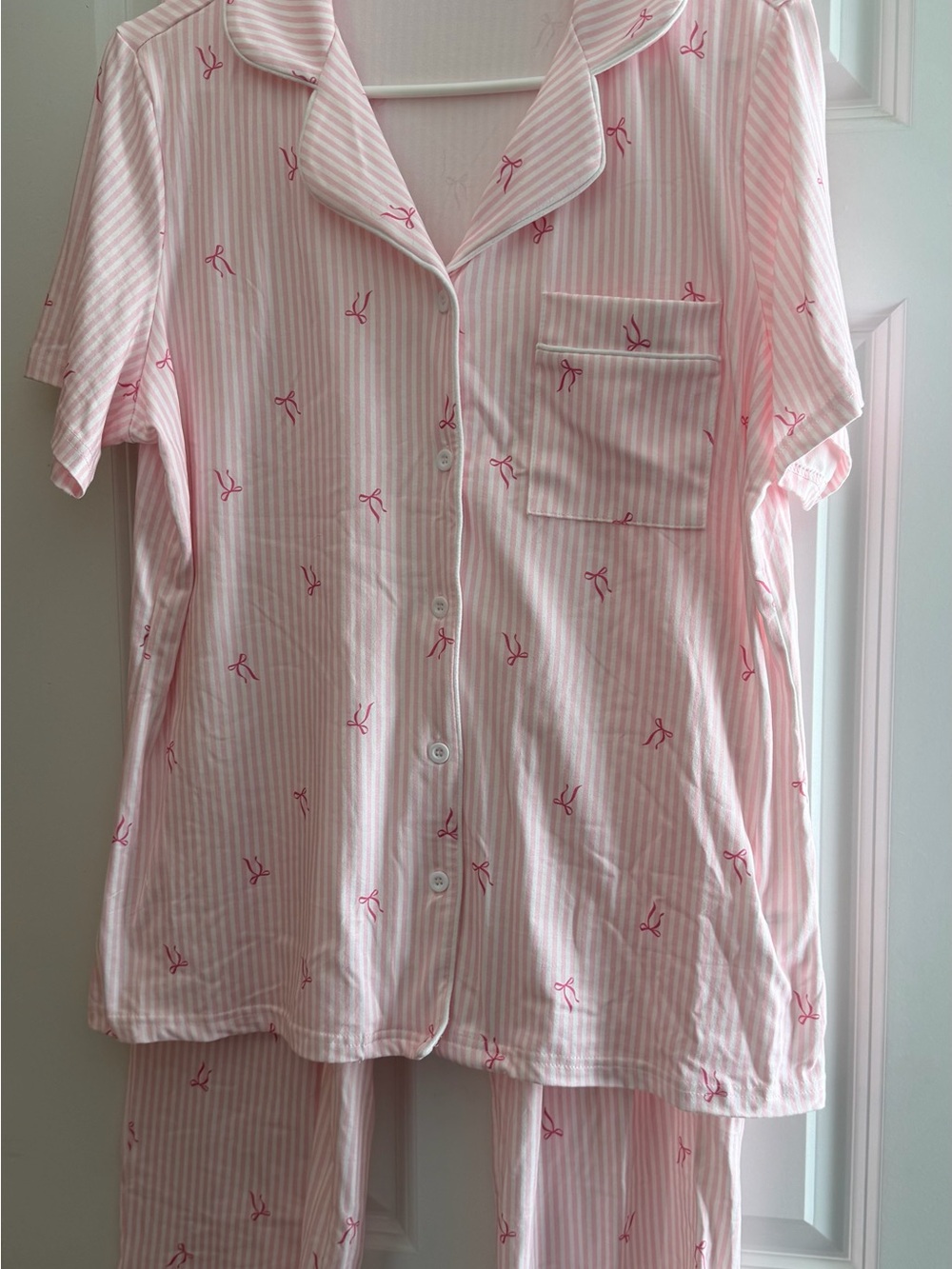 Women's Pink Striped Short-Sleeve Pajama Set with Bow Print